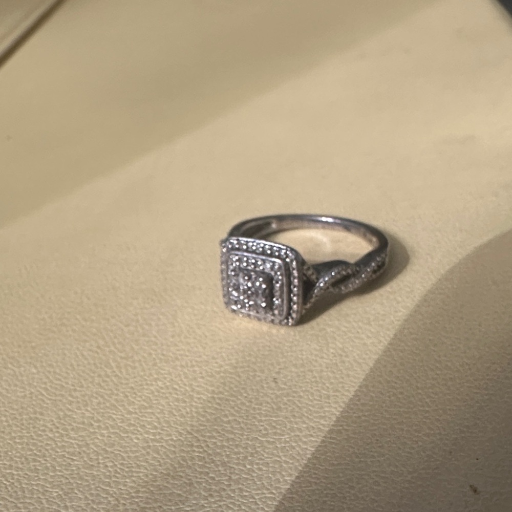 Kay Jewelers Silver Ring with Sparkling Accents